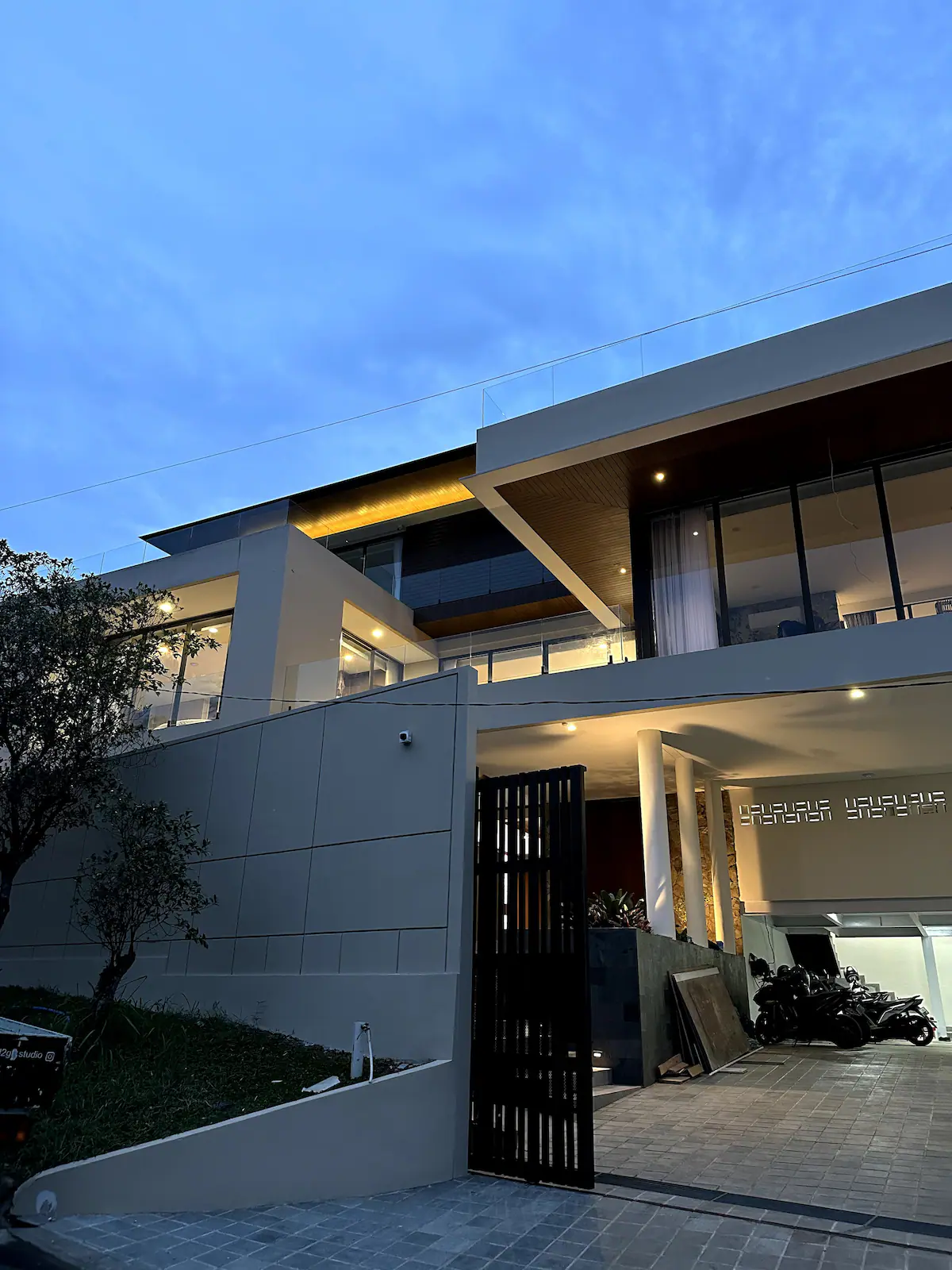 Sentul Eirene Villa Airbnb gallery photo